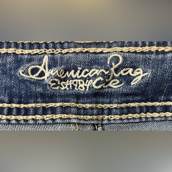 American Rag Mid Rise Blue Jeans - Picture 5 of 9